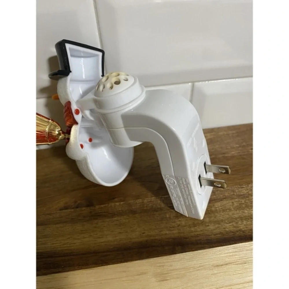 Bath & Body Works Holiday Christmas Snowman Wallflower Scent Plug In Night Light